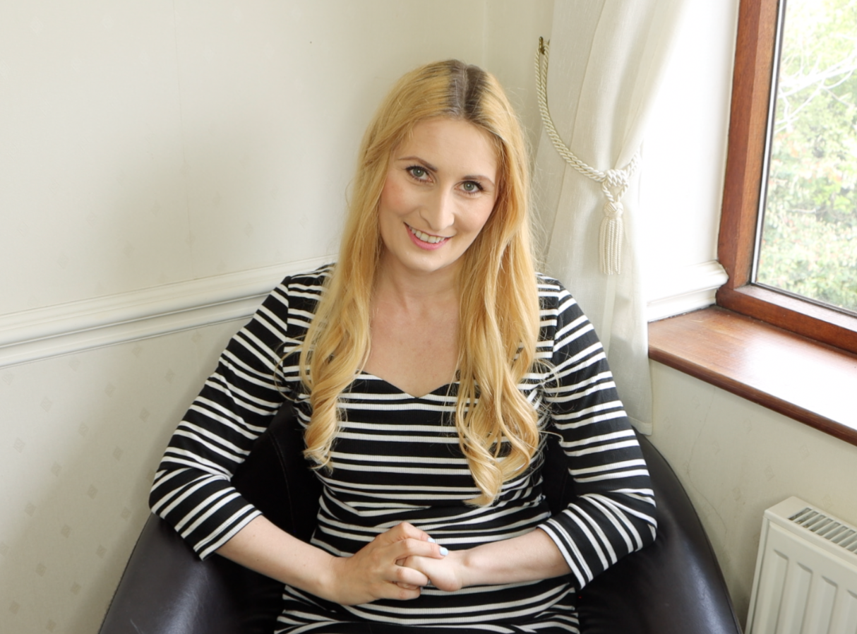 A satisfied woman, a testimonial for Aneta Mildiani's love coaching program.