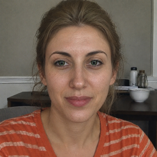 A radiant woman’s testimonial for Aneta Mildiani. Her smile is the visual evidence of a successful transformation in her relationship with the aid of the e-book.