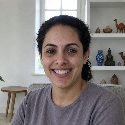 A radiant woman’s testimonial for Aneta Mildiani. Her smile is the visual evidence of a successful transformation in her relationship with the aid of the e-book.